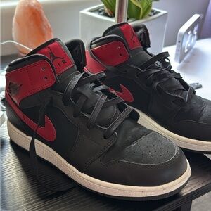 Jordan Men's Black and Red High-Top Sneakers size youth 5 practically new $80